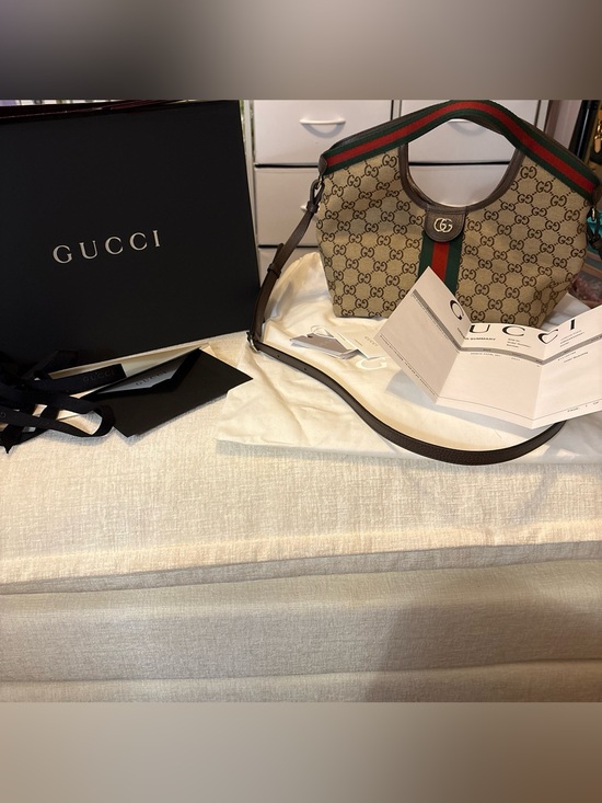 Gucci Handbags - Brand new authentic GUCCI Giglio in small size!!!